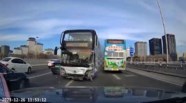 New dashcam footage on bus driver being fainted and vehicle swerving into opposite traffic