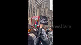 US: 6 Arrested, Pro-Palestine Protests On Christmas Day In New York 2