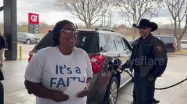 Police Gift Free Gas to Community as Christmas Present in Fort Worth, USA