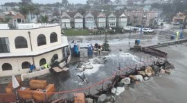 US: High Waves Wreak Havoc In California Coast 10