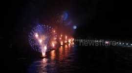 Feliz Ano Novo de 2024, queima de fogos na praia de Copacabana no Rio de Janeiro Brasil.