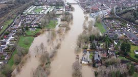 Storm Henk - Drone footage captures Bewdley in Worcestershire battling significant flooding from the River Severn