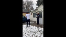 Soldier’s Christmas homecoming: Heartfelt dance reunites father and son