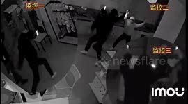 Phone theft quartet celebrates successful heist with on-the-spot dance in China