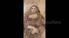 Chinese art teacher stuns with footprints-crafted portraits