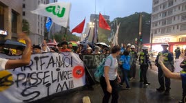 Estudantes fazem ato contra o aumento das tarifas e as privatizações, em São Paulo Brasil.
