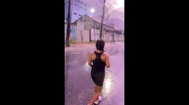 Close call! Runners nearly get struck by lightning