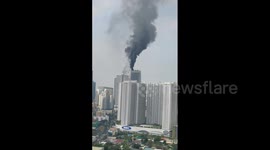 Philippines: Fire Erupts On Roof Deck Of High Rise In Makati CBD, Metro Manila 2