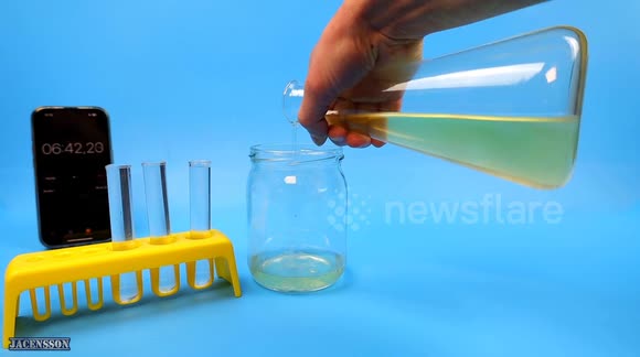 YouTuber makes 'chemical clock' using substance that changes colour over time
