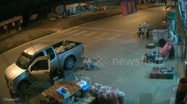 Lucky driver dodges death as he climbs down pickup truck before lorry crashes into it