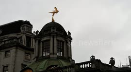 Let's look up towards the top of the Bank of England, London, United Kingdom