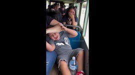 Ostrich encounter creates chaos with kids