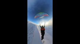 Paragliding site staff captures breathtaking ice halo phenomenon in northwestern China