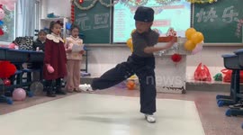 Chinese schoolboy's impressive breakdancing stuns classmates