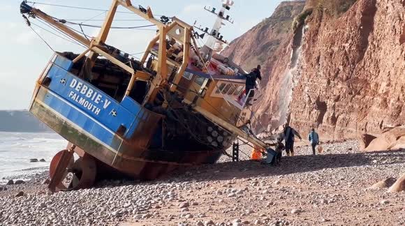 Fishing boat aground in Devon after high winds