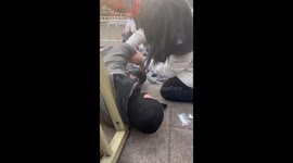 Heroic Chinese woman revives fainting delivery man who suffered heart attack with acupuncture