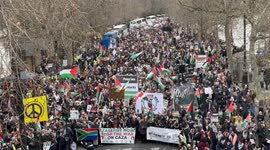 Jeremy Corbyn joins tens of thousands pro-Palestine protesters marching for ceasefire in London