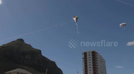 “This is still a very unequal city” - Cape Town law enforcement harasses people flying Palestinian flags and kites