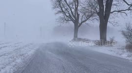 US: Heavy Lake Effect Snow Causes Blizzard Conditions In Western New York 4
