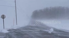 US: Heavy Lake Effect Snow Causes Blizzard Conditions In Western New York 3