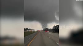 Dramatic video shows tornado in Martin County, Florida