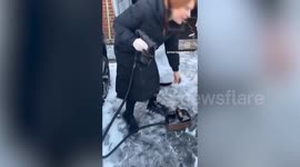 Hilarious video shows snowman having spraytan