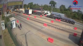 Truck driver arrested for breaking through road checkpoints in Laos and Thailand