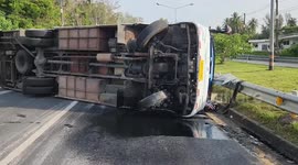 Chinese tourists injured when minibus crashes in Thailand