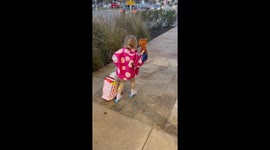 Toddler Wears High Heels On Her Tippies