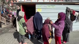 Palestinian teacher volunteers to offer free education to displaced children in Gaza
