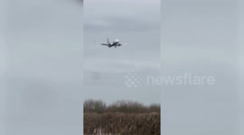 Moment Ryanair plane struggles to land in Storm Isha winds