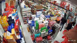 China earthquake shakes shelves in grocery store