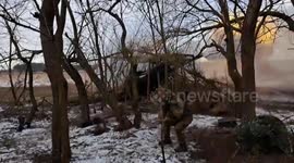 Russian Howitzers destroy Ukrainian military units