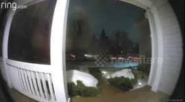 Deputy Finishes Food Delivery During Arrest to Help Out in Kane County, USA