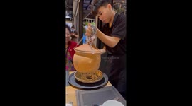 Unique pot-breaking chicken dish in Vietnam