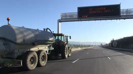French farmer protests escalate, disrupting A7 motorway