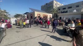 Palestinians' charitable initiatives provide food for displaced in Gaza