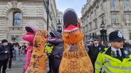 Anti-ULEZ protesters march on Downing Street demanding reversal of the low emission scheme