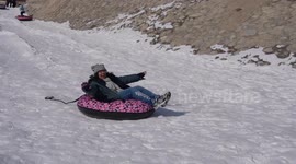 Pakistani students' new year adventure at China's Helan Mountain