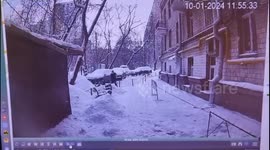 Ice block collapse injures woman in Moscow