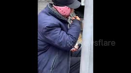 Chinese vendor spotted scraping tongue with scissors for sale