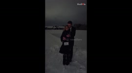 Man enters 2024 by proposing the love of his life *Heartwarming Reaction*