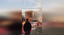 French farmers attack truck carrying peppers