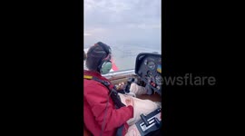Father soars hometown in private plane with daughter for upcoming Chinese New Year