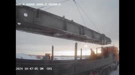 Miraculous escape: Workers narrowly dodge collapsing beam in Russia