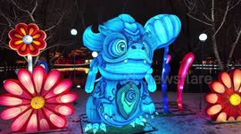 Tourists Enjoy Colorful Lights at Tang Paradise in Xi 'an, China