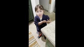 Mom Explains Restaurant Rules to Her Daughter