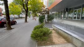 Boy tries to grind a slippery box whit his skateboard, it didn’t go well…