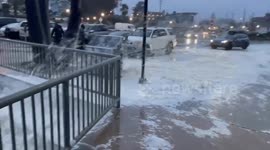 US: Atmospheric River – Strong Winds Bring Sea Foam To Santa Cruz Coast