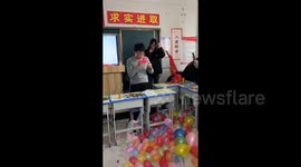 Exquisite Balloon Blowing Skill in Fuyang, China